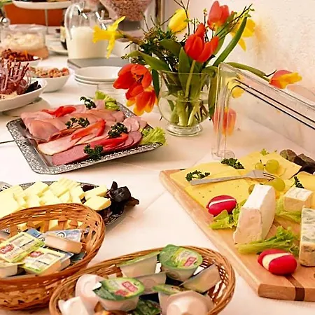 Hotel Am Stadtwald 3*