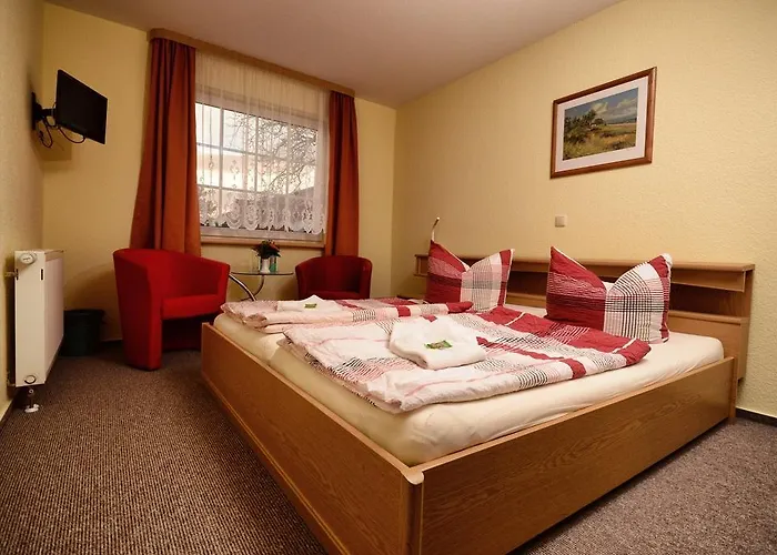 Ξενοδοχείο Am Stadtwald 3*